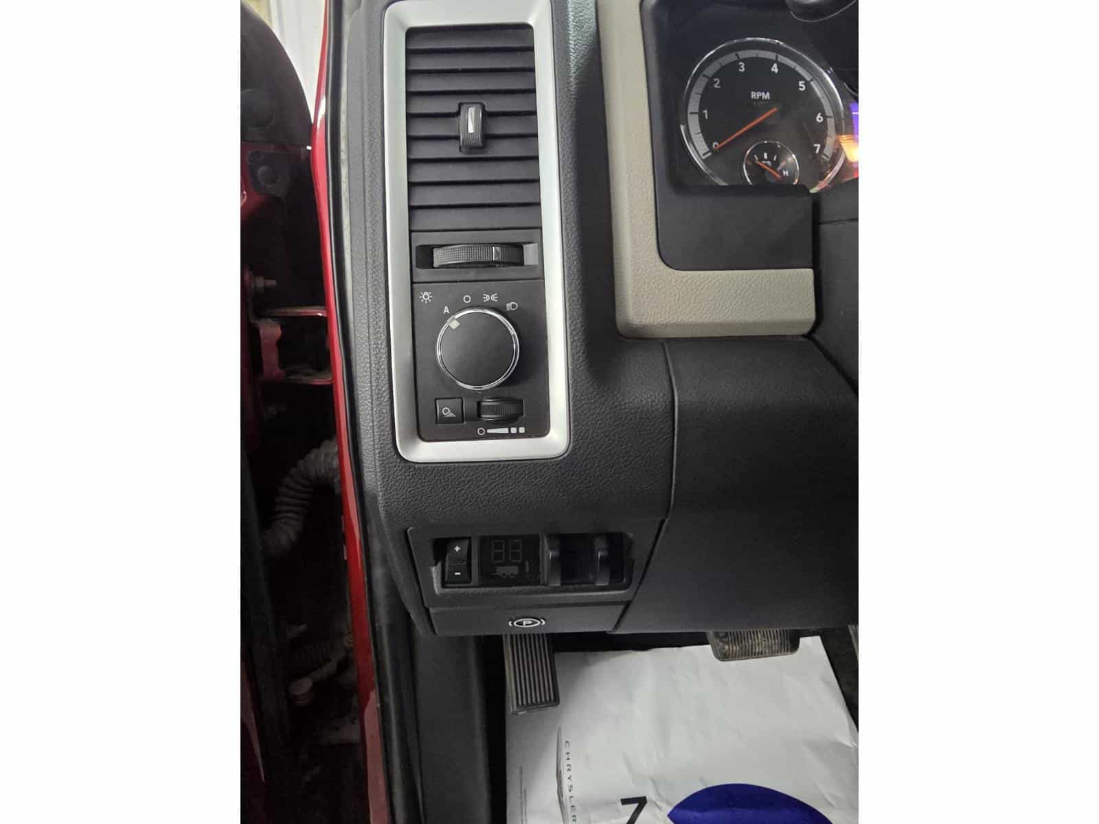 2010 Dodge Ram 2500 SLT - Image 10